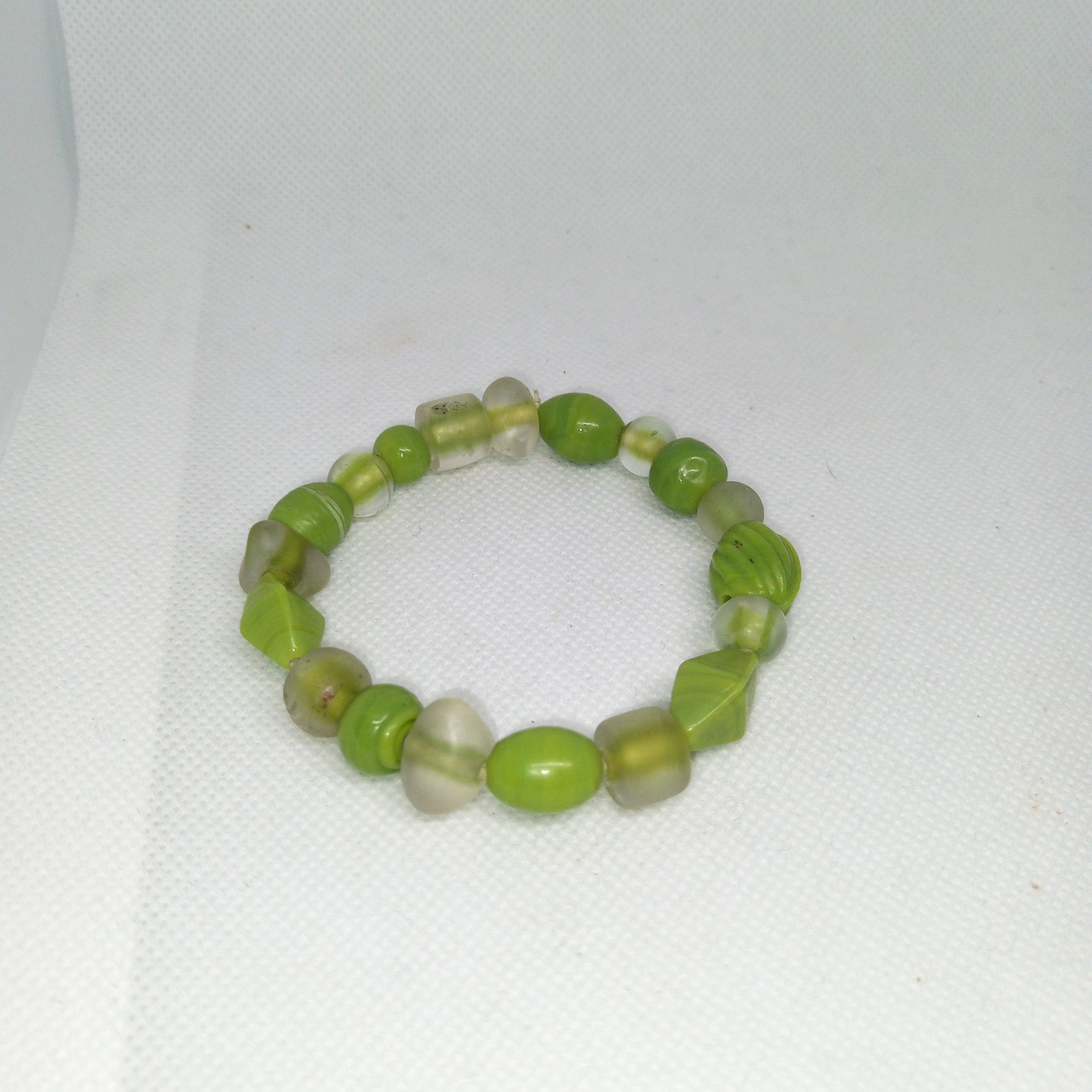 Earthy Glow Green & Clear Glass Bead Bracelet